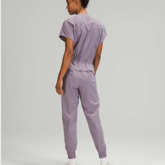Lululemon Stretch Travel Woven Women's Jumpsuit Dusky Lavender - Size 8 - Picture 2 of 7